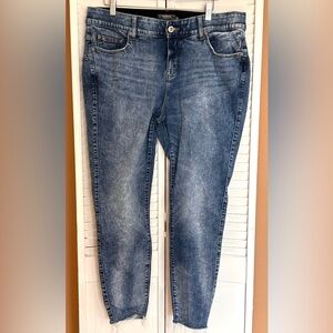 Torrid Plus Size 18R 18 regular Bombshell Premium Stretch Skinny Jeans raw hem